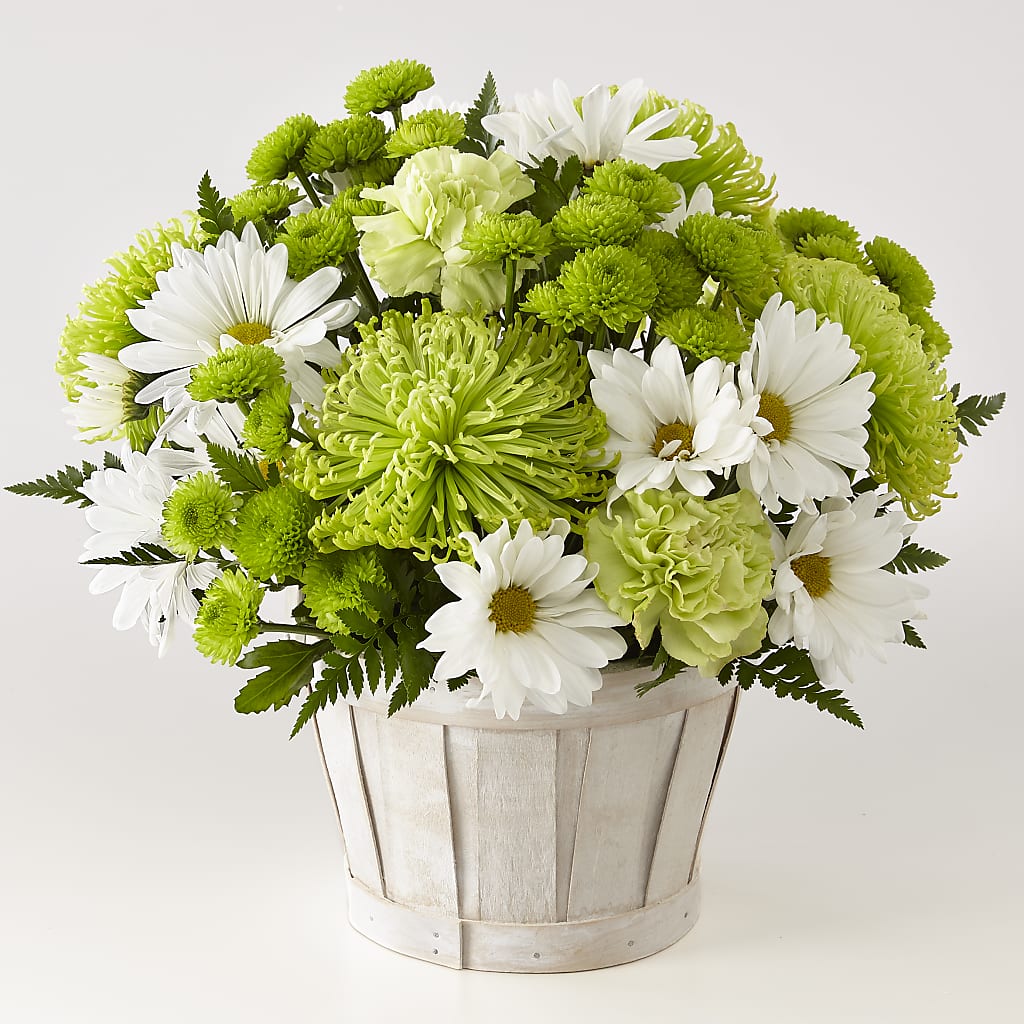 Lucky Charm Basket (Standard) – Charlynda Fleuriste, Sherbrooke PQ