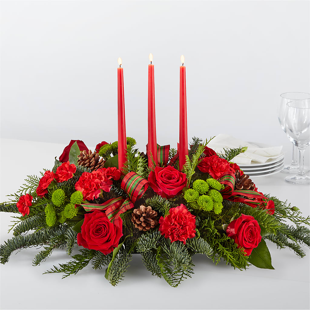 By the Candlelight Centerpiece – Charlynda Fleuriste, Sherbrooke PQ