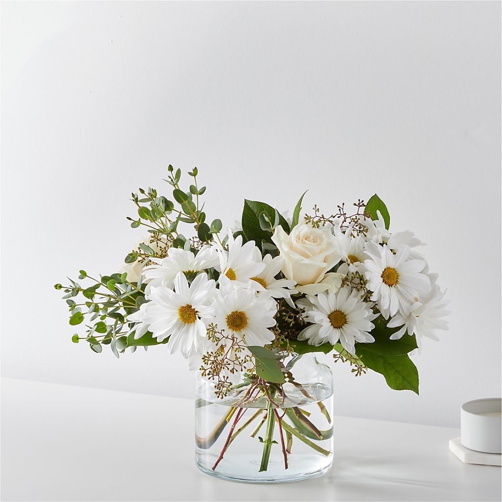 Fresh Linen Bouquet – Charlynda Fleuriste, Sherbrooke PQ