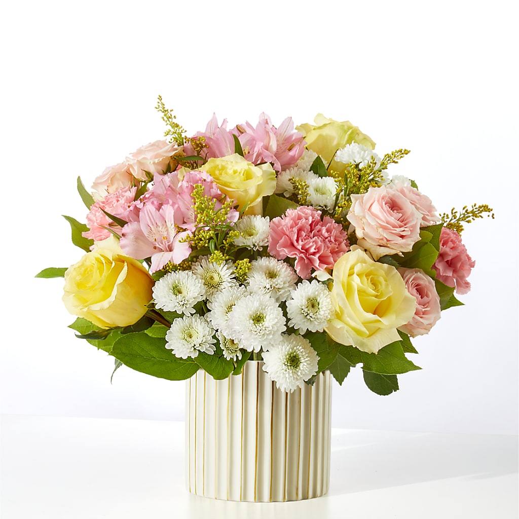 Watercolors Bouquet – Charlynda Fleuriste, Sherbrooke PQ