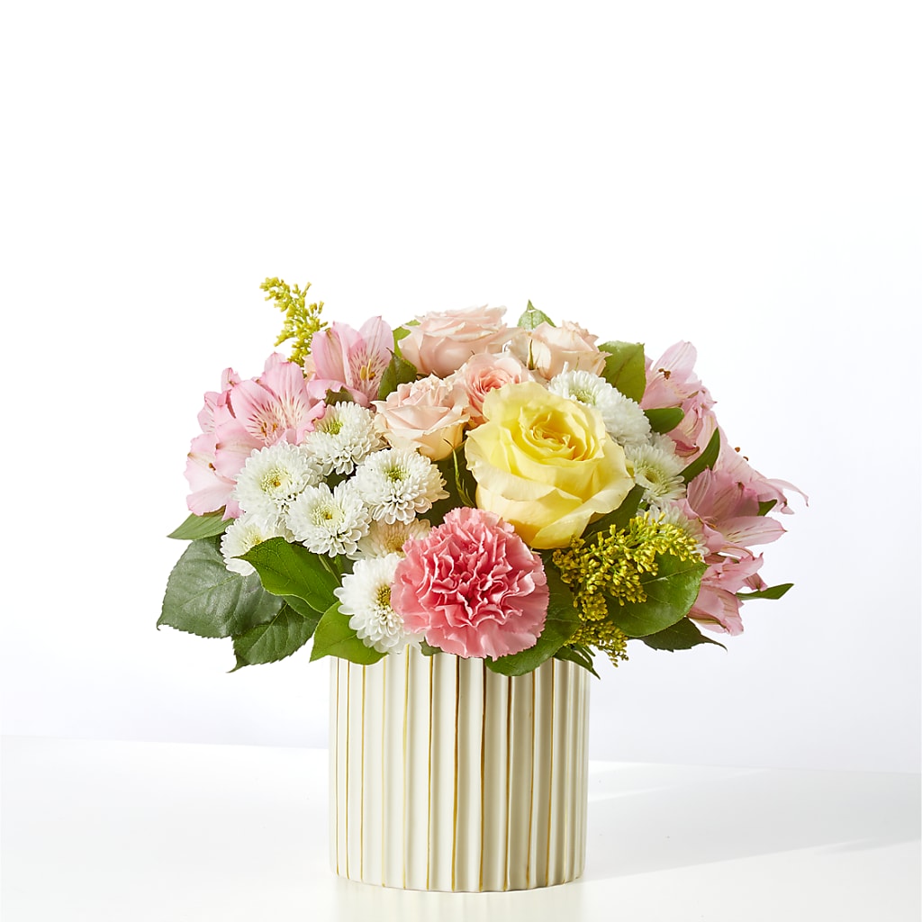 Watercolors Bouquet – Charlynda Fleuriste, Sherbrooke PQ