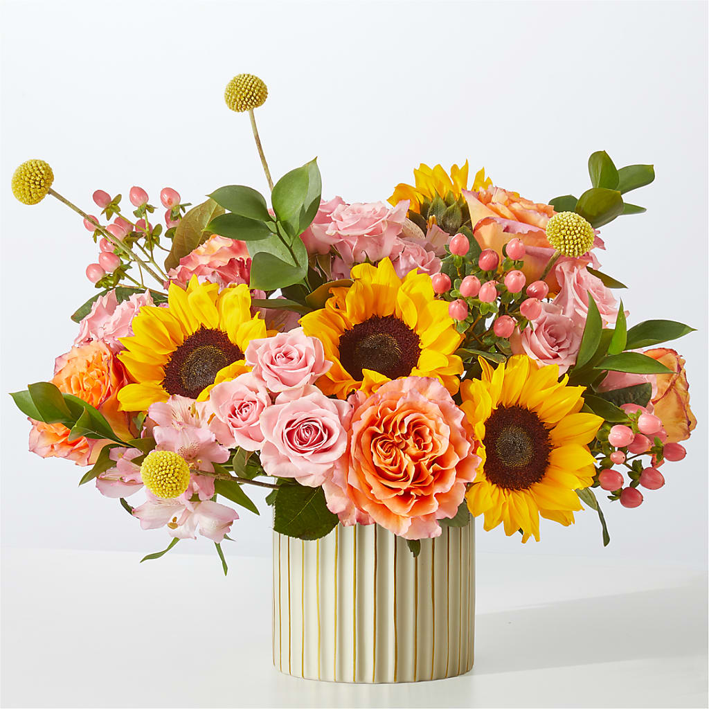 Sun's Out Bouquet – Charlynda Fleuriste, Sherbrooke PQ