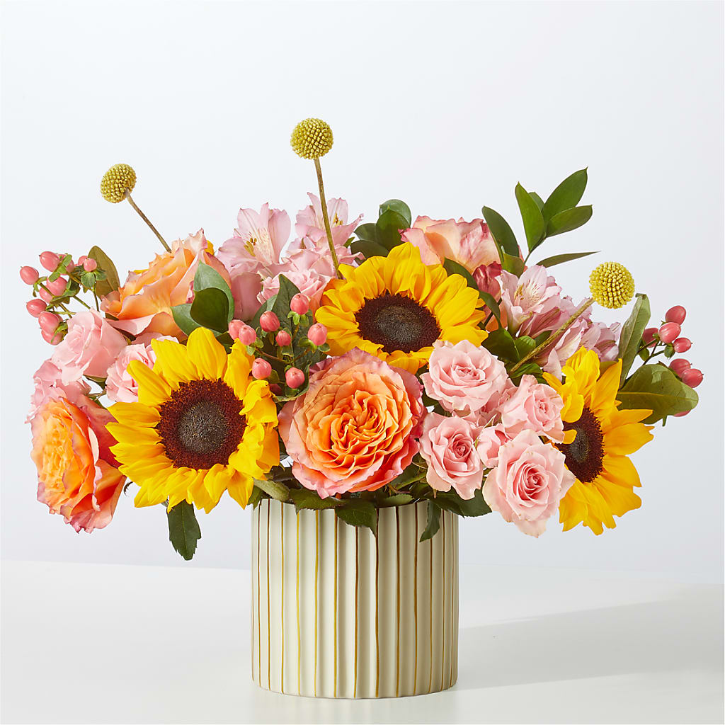 Sun's Out Bouquet – Charlynda Fleuriste, Sherbrooke PQ
