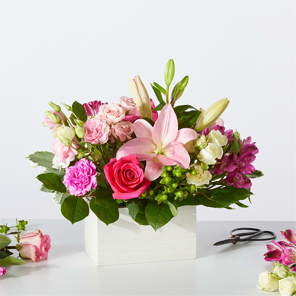 Sweetberry Box – A Florist Original – Charlynda Fleuriste, Sherbrooke PQ