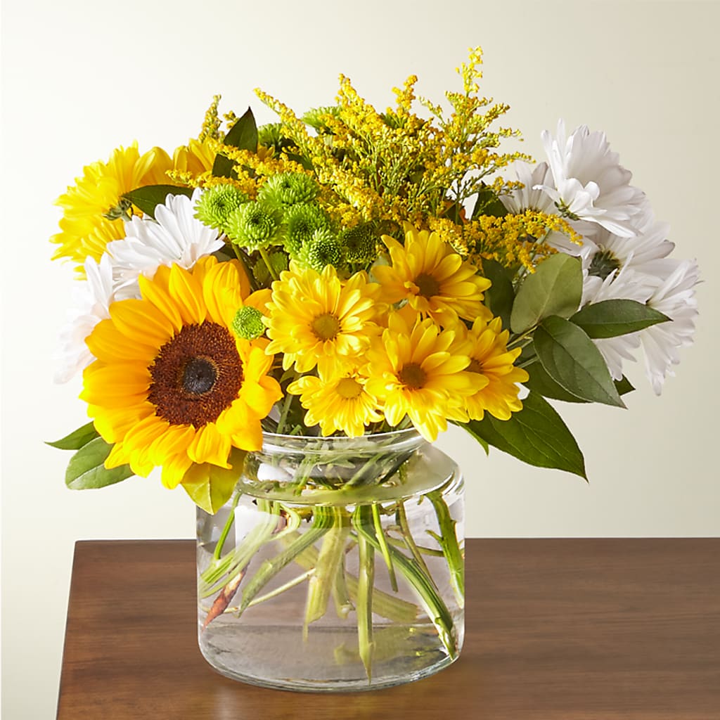 Hello Sunshine Bouquet – Charlynda Fleuriste, Sherbrooke PQ