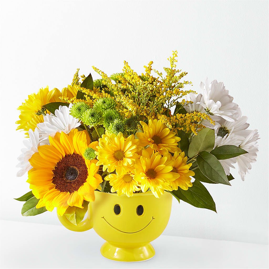 Joyful Smiles Bouquet – Charlynda Fleuriste, Sherbrooke PQ