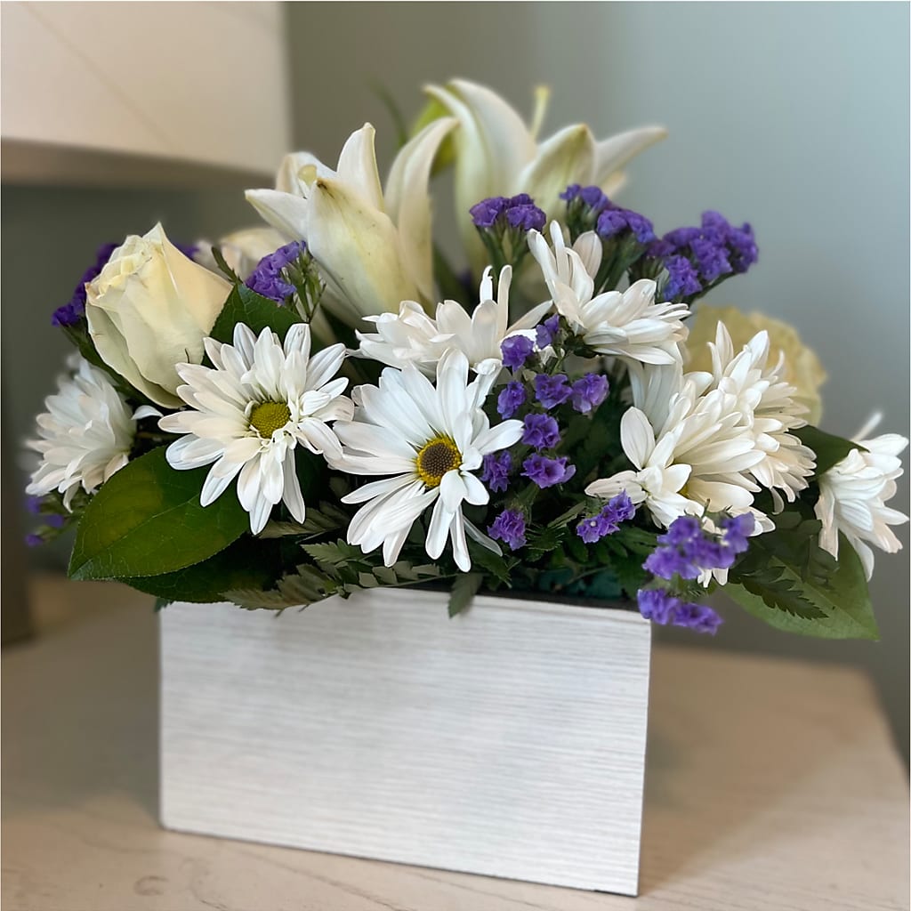 Beyond Blue Box Bouquet – Charlynda Fleuriste, Sherbrooke PQ