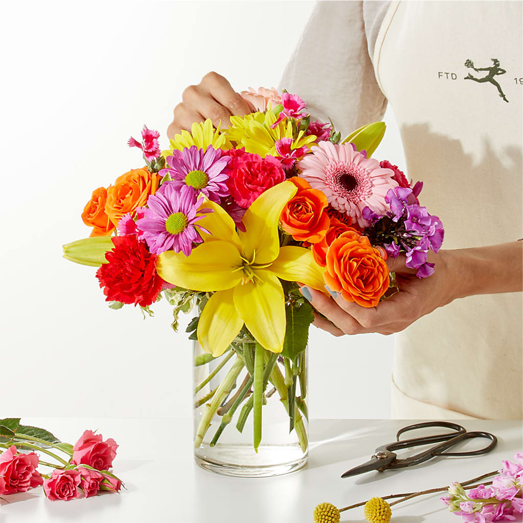 Cue the Confetti - A Florist Original – Charlynda Fleuriste, Sherbrooke PQ