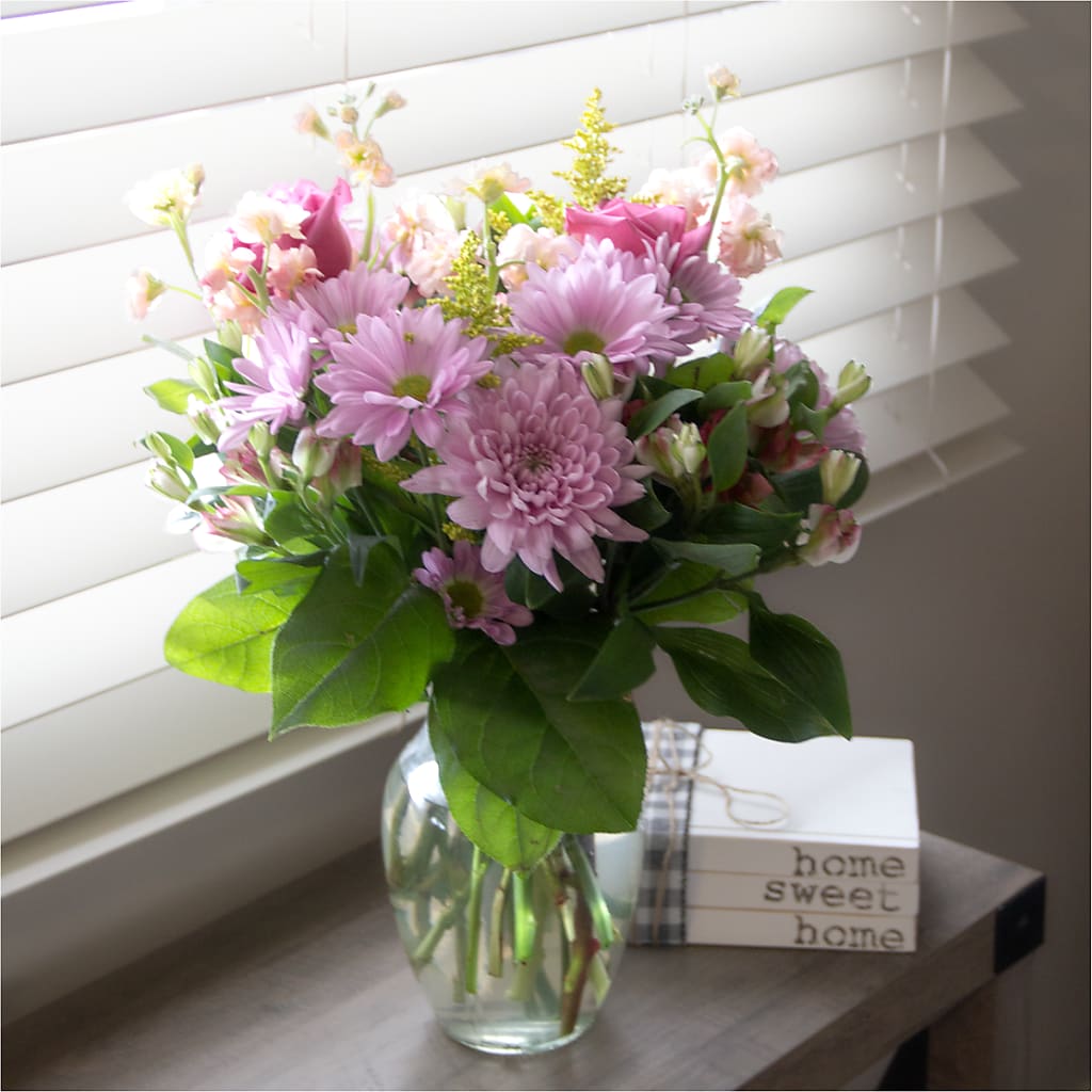 Pastel Tradition - A Florist Original – Charlynda Fleuriste, Sherbrooke PQ