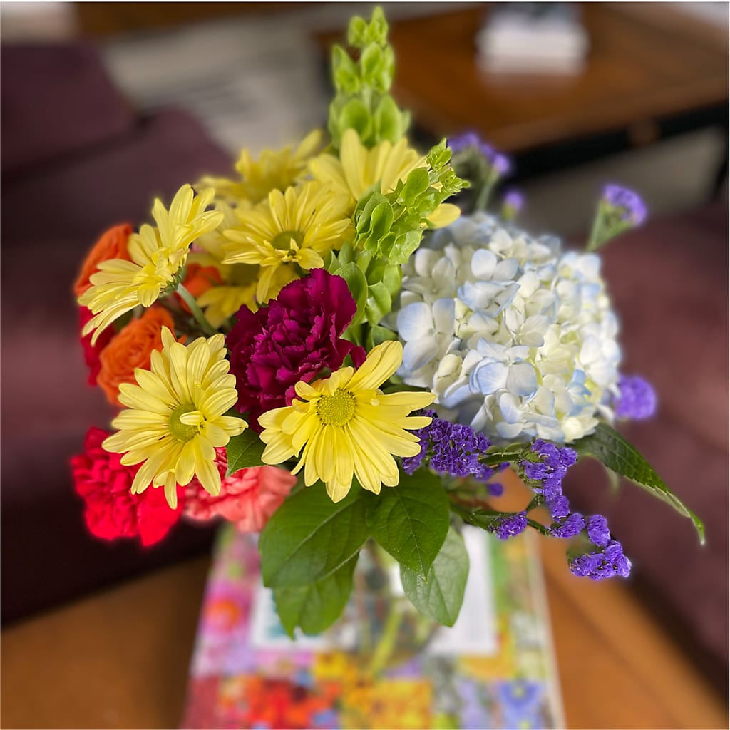 Summer Spectra - A Florist Original – Charlynda Fleuriste, Sherbrooke PQ