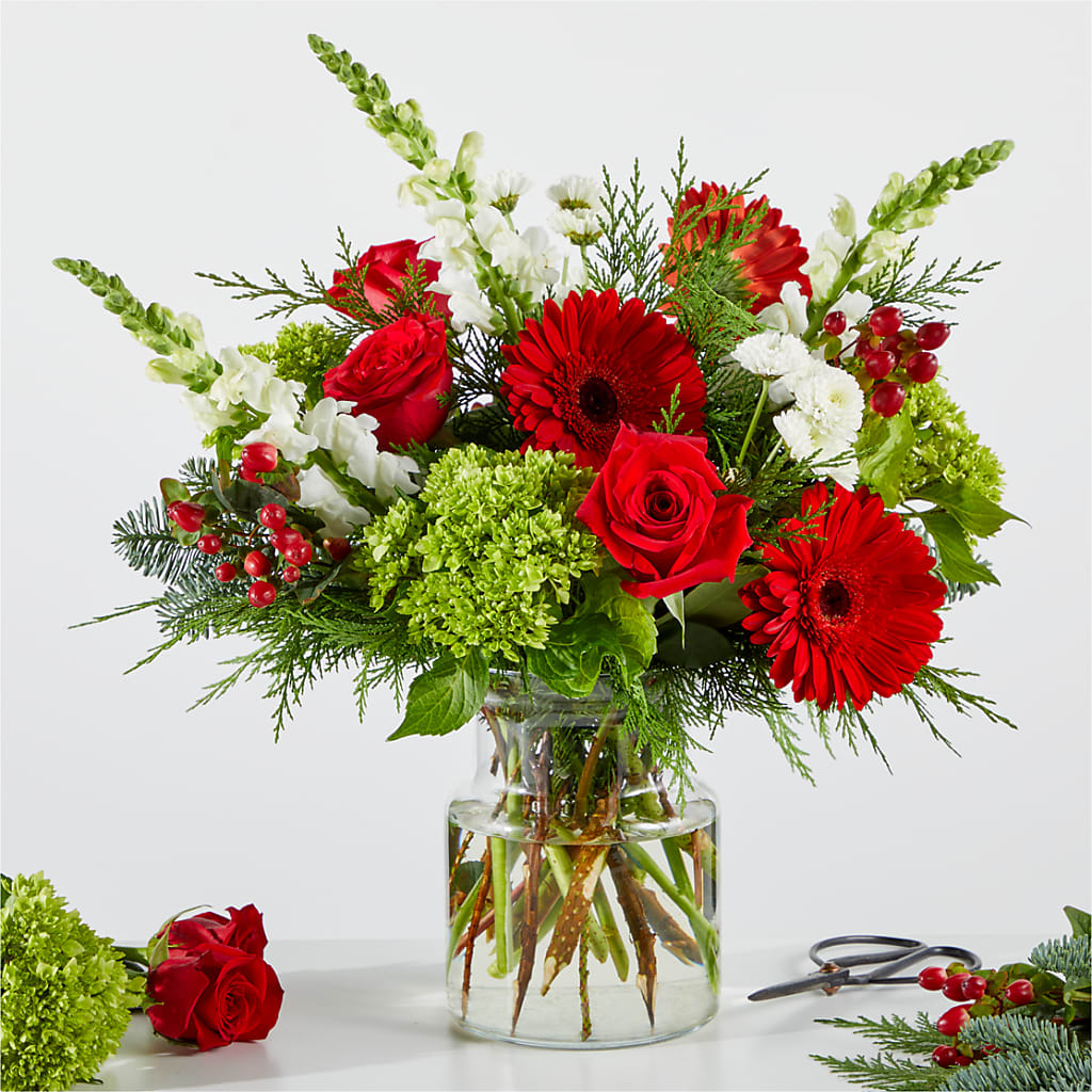 Merry Moment Bouquet – A Florist Original – Charlynda Fleuriste, Sherbrooke PQ