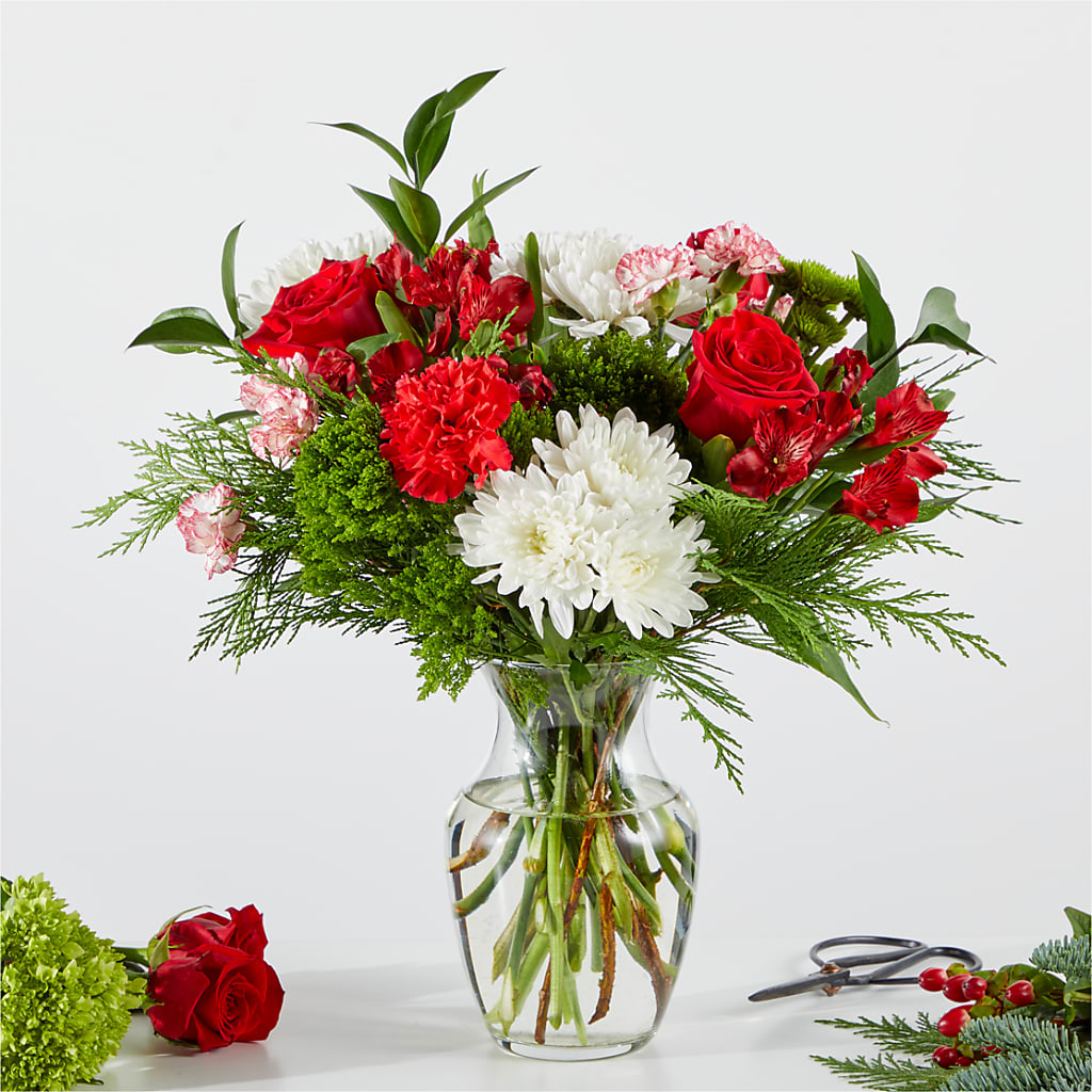 Merry Moment Bouquet – A Florist Original – Charlynda Fleuriste, Sherbrooke PQ