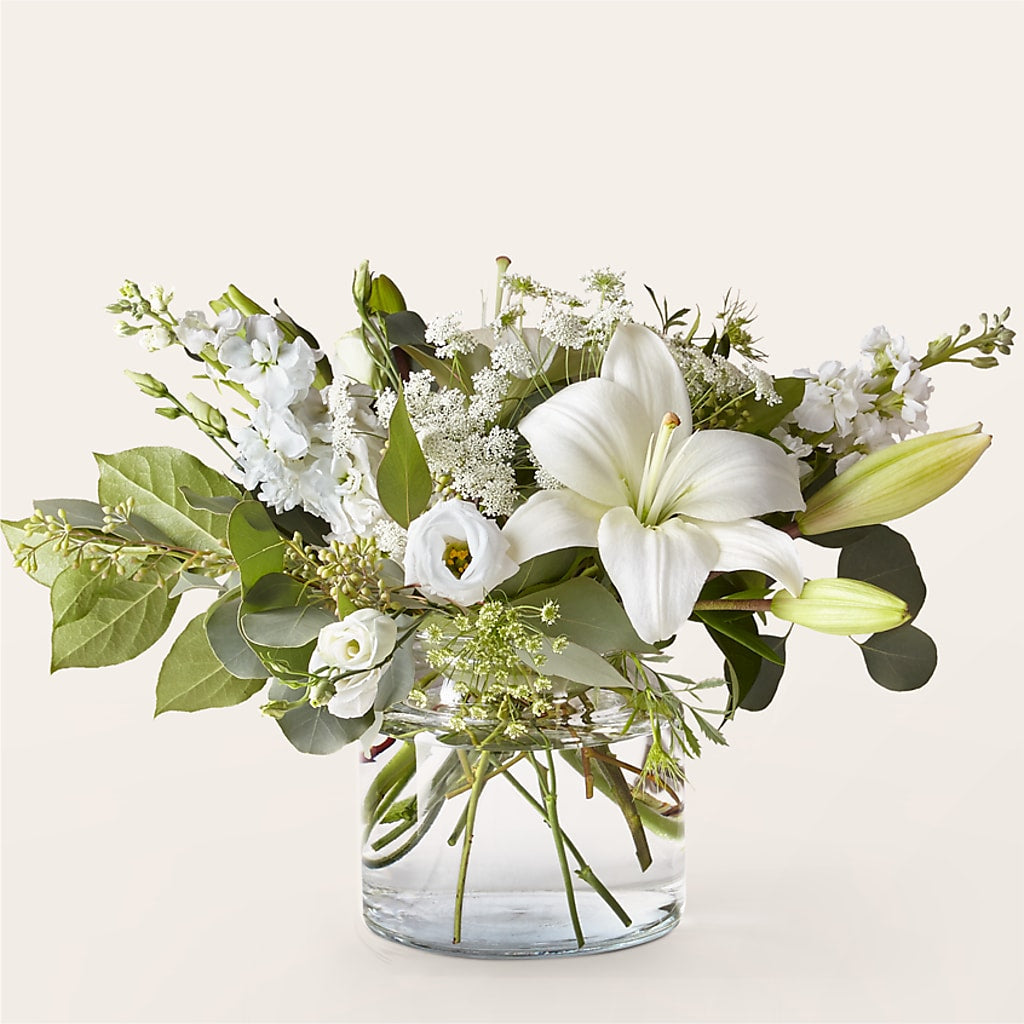 Alluring Elegance Bouquet – Charlynda Fleuriste, Sherbrooke PQ