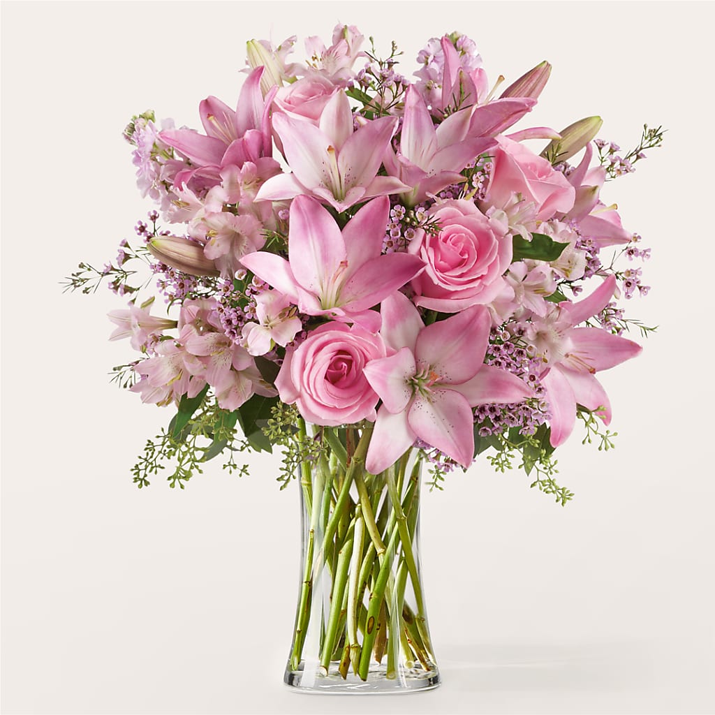 Gentle Gesture Bouquet – Charlynda Fleuriste, Sherbrooke PQ