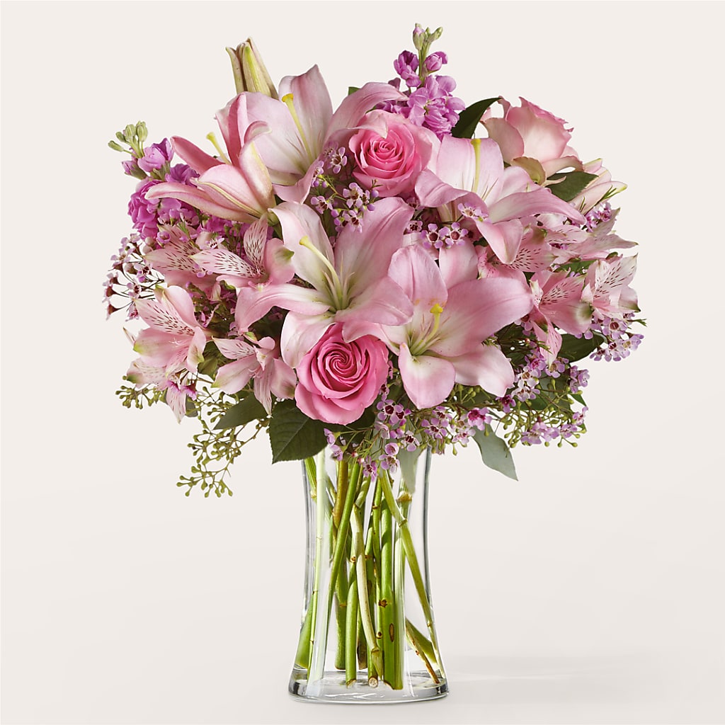 Gentle Gesture Bouquet – Charlynda Fleuriste, Sherbrooke PQ