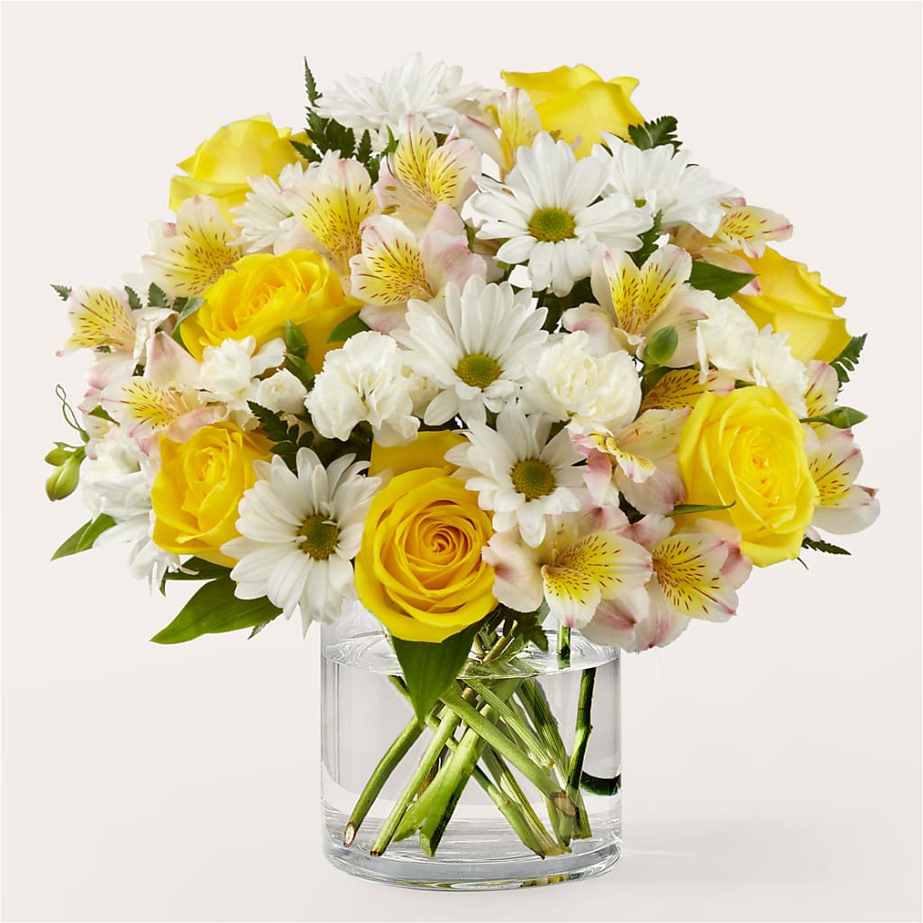 Gleeful Bouquet – Charlynda Fleuriste, Sherbrooke PQ
