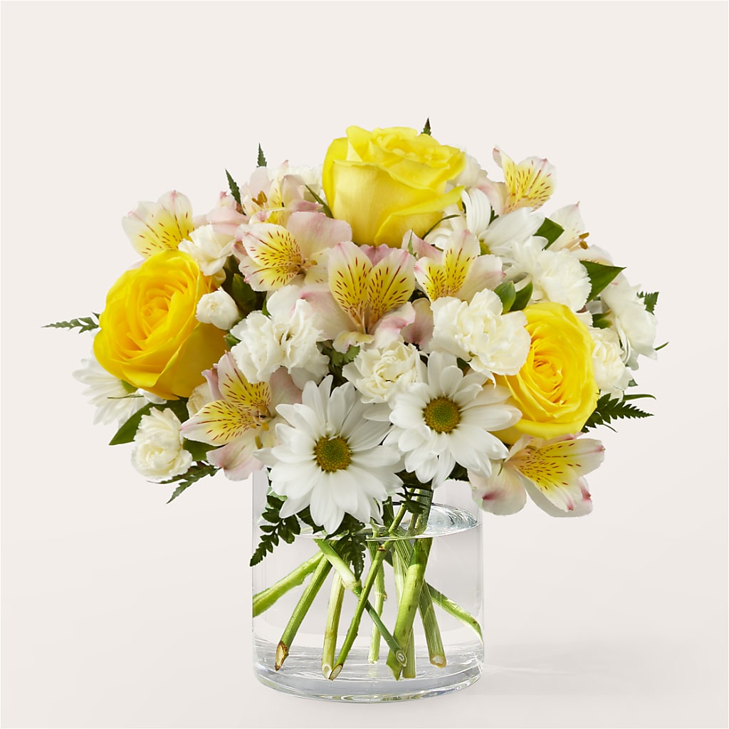 Gleeful Bouquet – Charlynda Fleuriste, Sherbrooke PQ