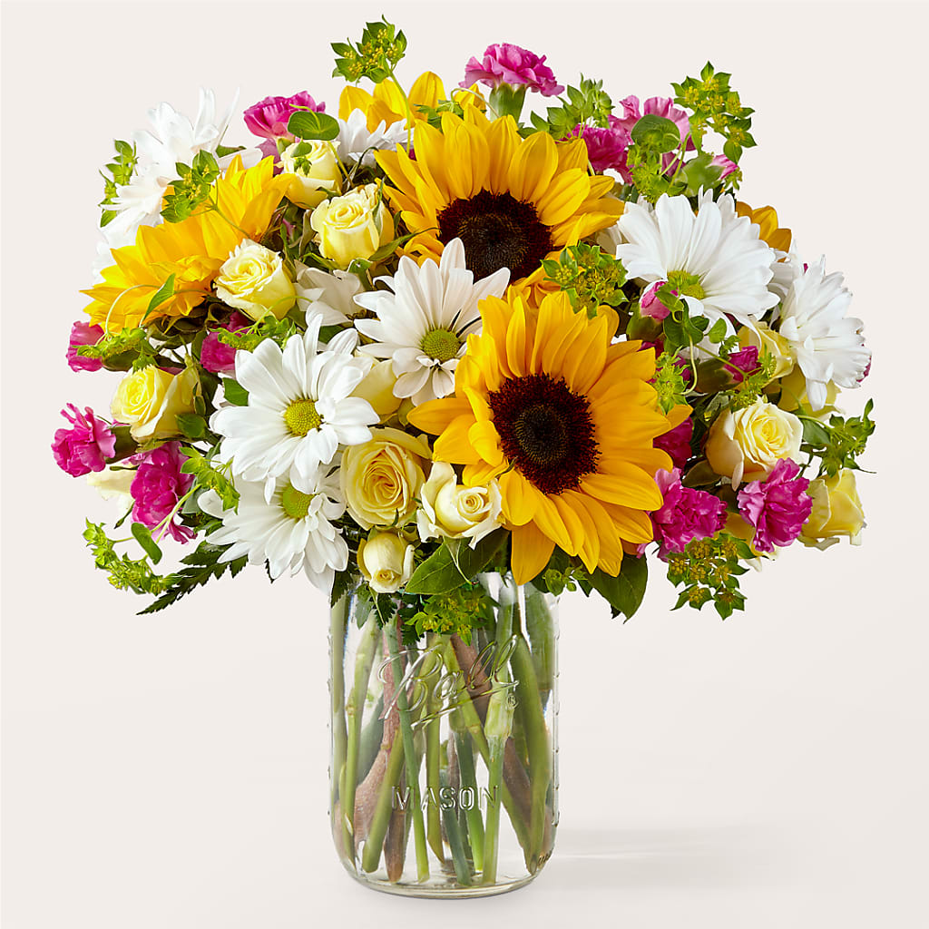 Aglow Bouquet – Charlynda Fleuriste, Sherbrooke PQ