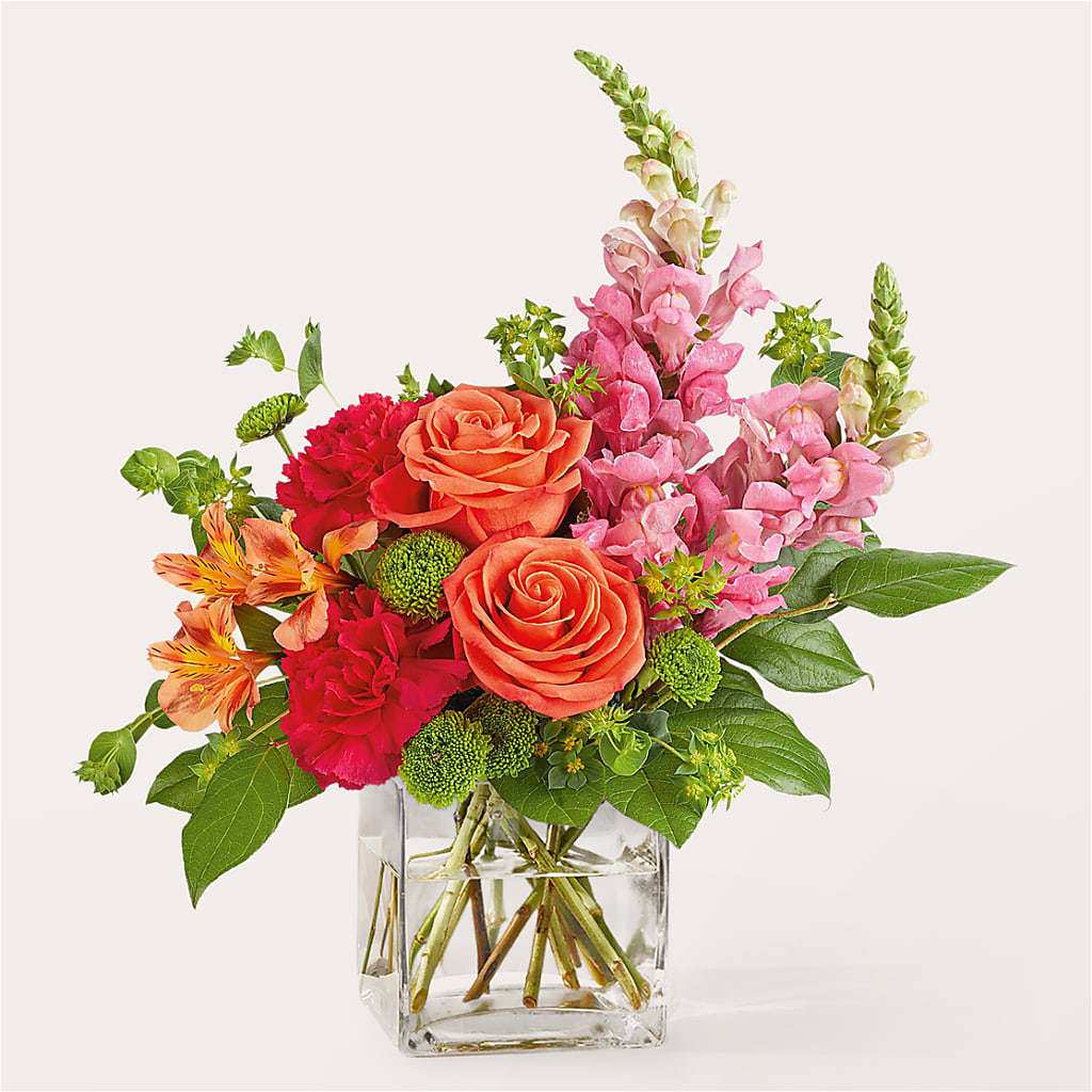 Cosmopolitan Bouquet – Charlynda Fleuriste, Sherbrooke PQ