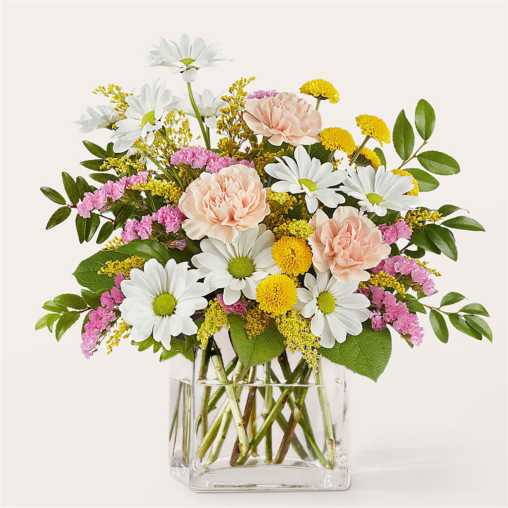 Country Cottage Bouquet – Charlynda Fleuriste, Sherbrooke PQ