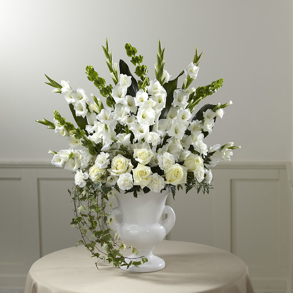 Fond Reflections Arrangement – Charlynda Fleuriste, Sherbrooke PQ