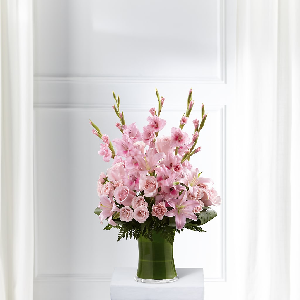 Lovely Tribute Bouquet – Charlynda Fleuriste, Sherbrooke PQ