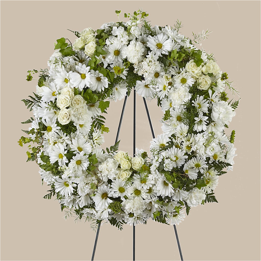 Faithful Wishes Wreath – Charlynda Fleuriste, Sherbrooke PQ
