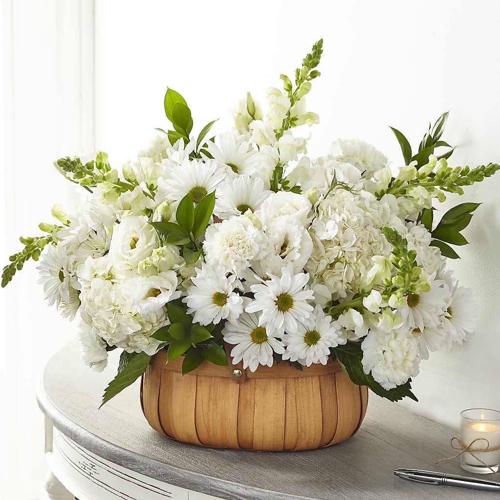 Pure Ivory Basket – Charlynda Fleuriste, Sherbrooke PQ