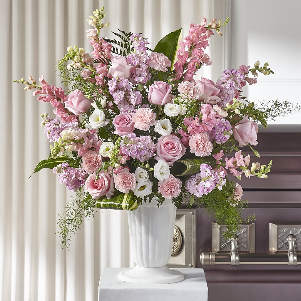 Divine Comfort Arrangement – Charlynda Fleuriste, Sherbrooke PQ