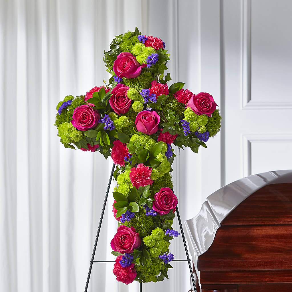 Tribute Rose Floral Cross – Charlynda Fleuriste, Sherbrooke PQ