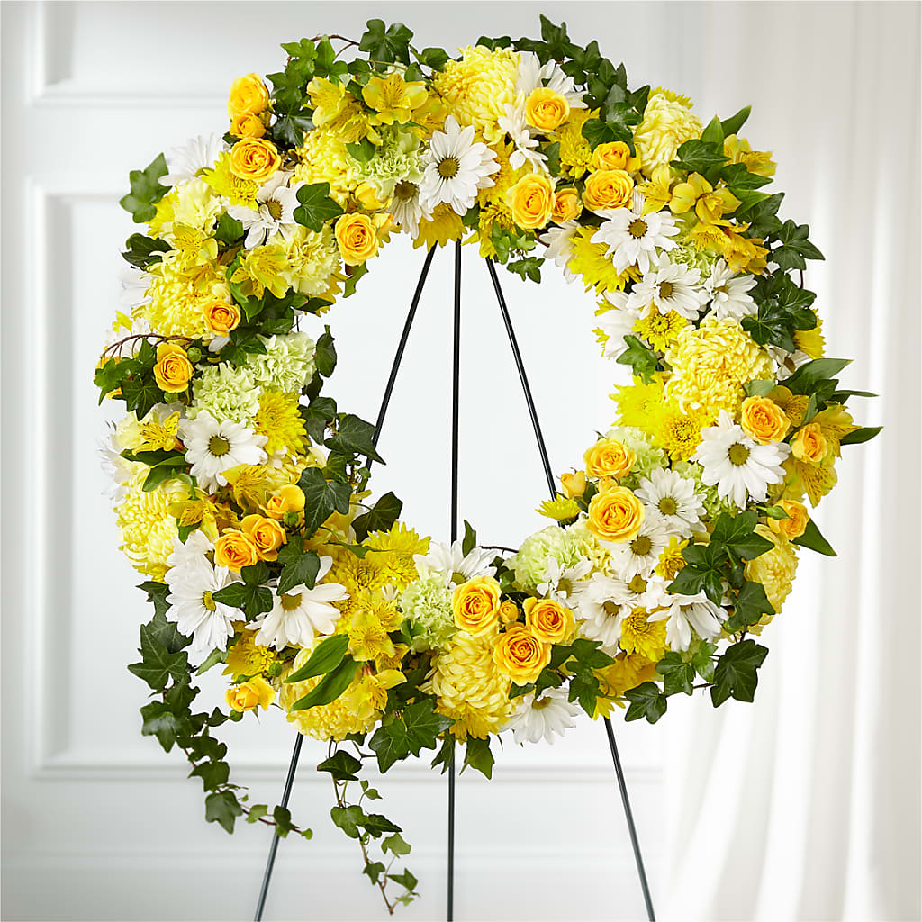 Golden Remembrance Wreath – Charlynda Fleuriste, Sherbrooke PQ