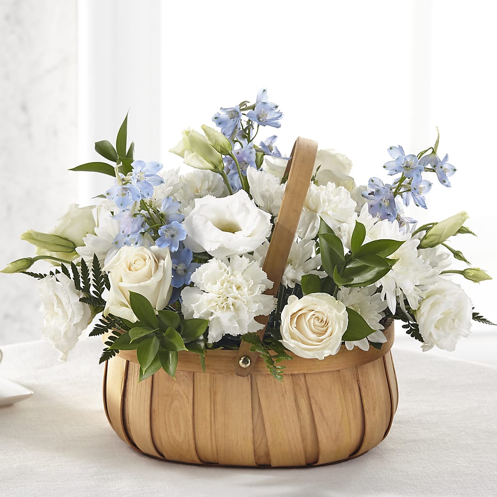 Sincerely Heartfelt Basket – Charlynda Fleuriste, Sherbrooke PQ