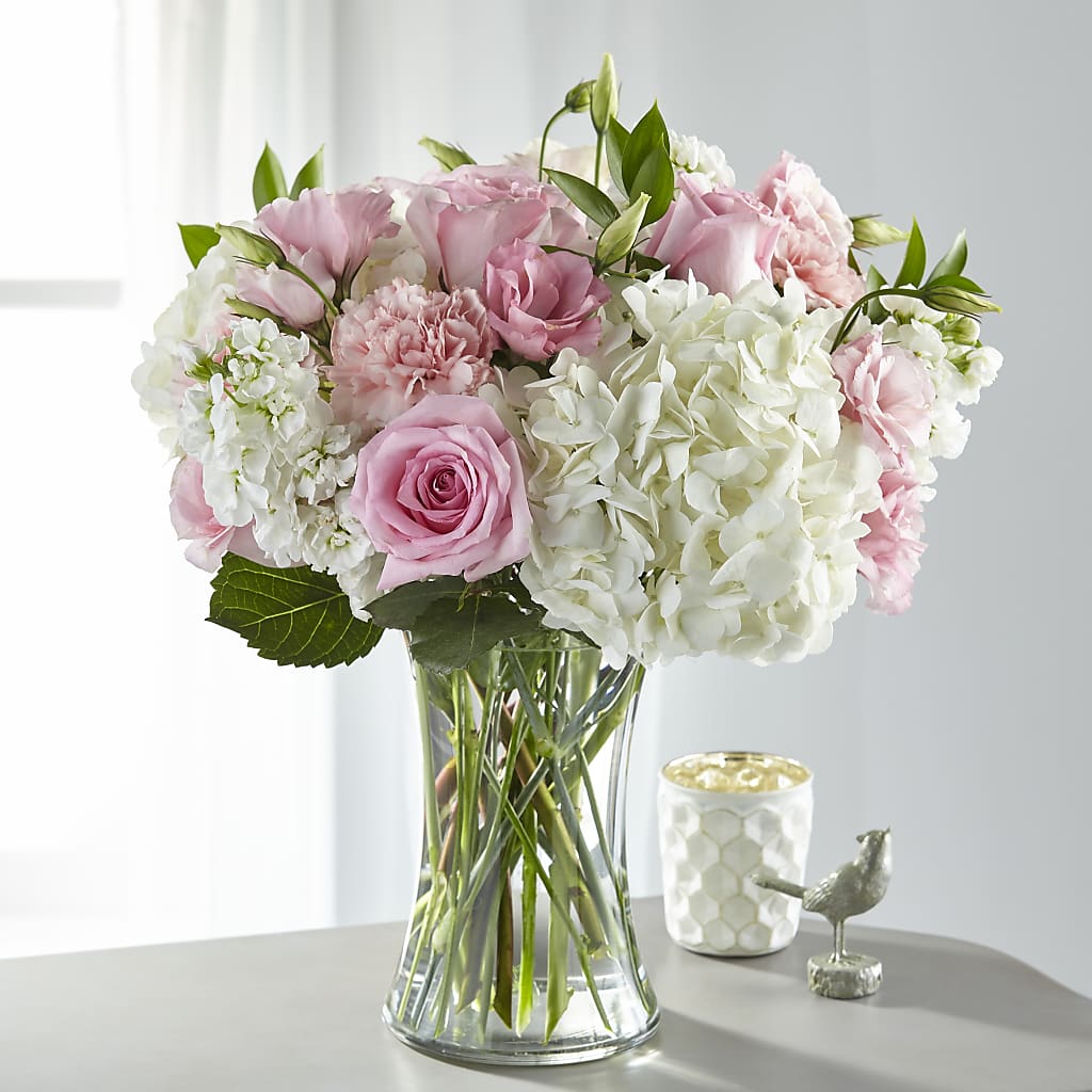 Guiding Grace Bouquet – Charlynda Fleuriste, Sherbrooke PQ