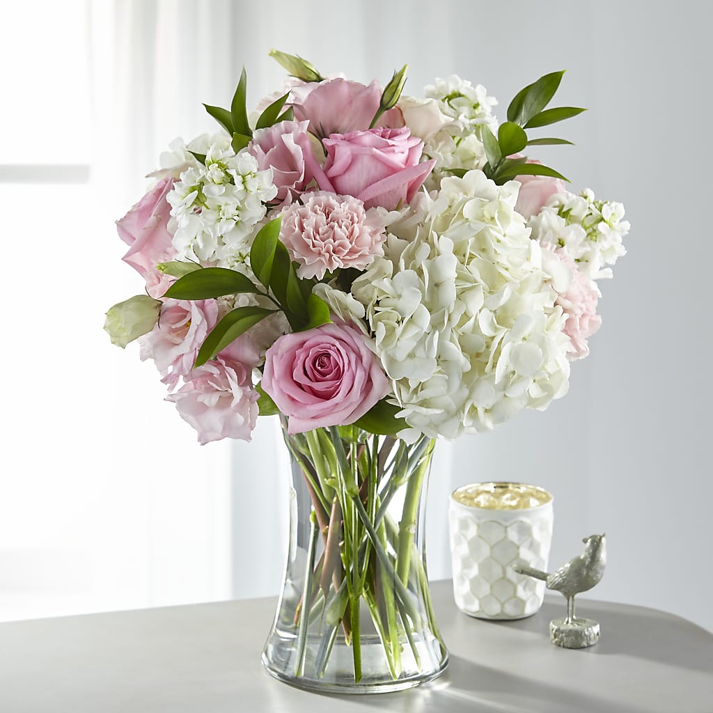 Guiding Grace Bouquet – Charlynda Fleuriste, Sherbrooke PQ