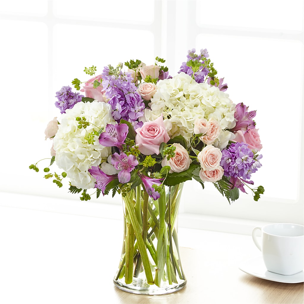 Shared Sentiment Bouquet – Charlynda Fleuriste, Sherbrooke PQ