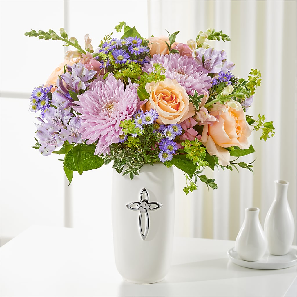 Divine Gift Bouquet – Charlynda Fleuriste, Sherbrooke PQ