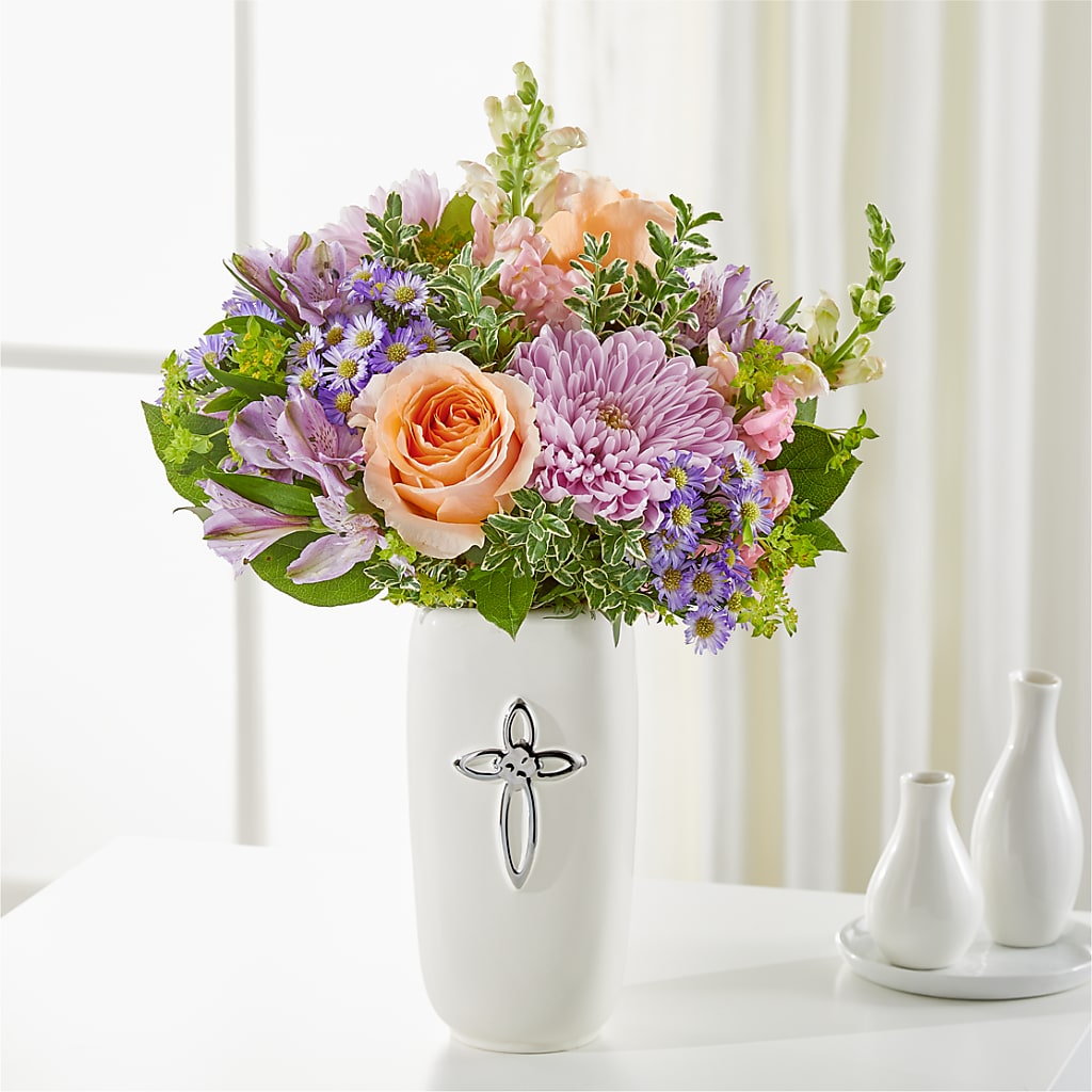 Divine Gift Bouquet – Charlynda Fleuriste, Sherbrooke PQ