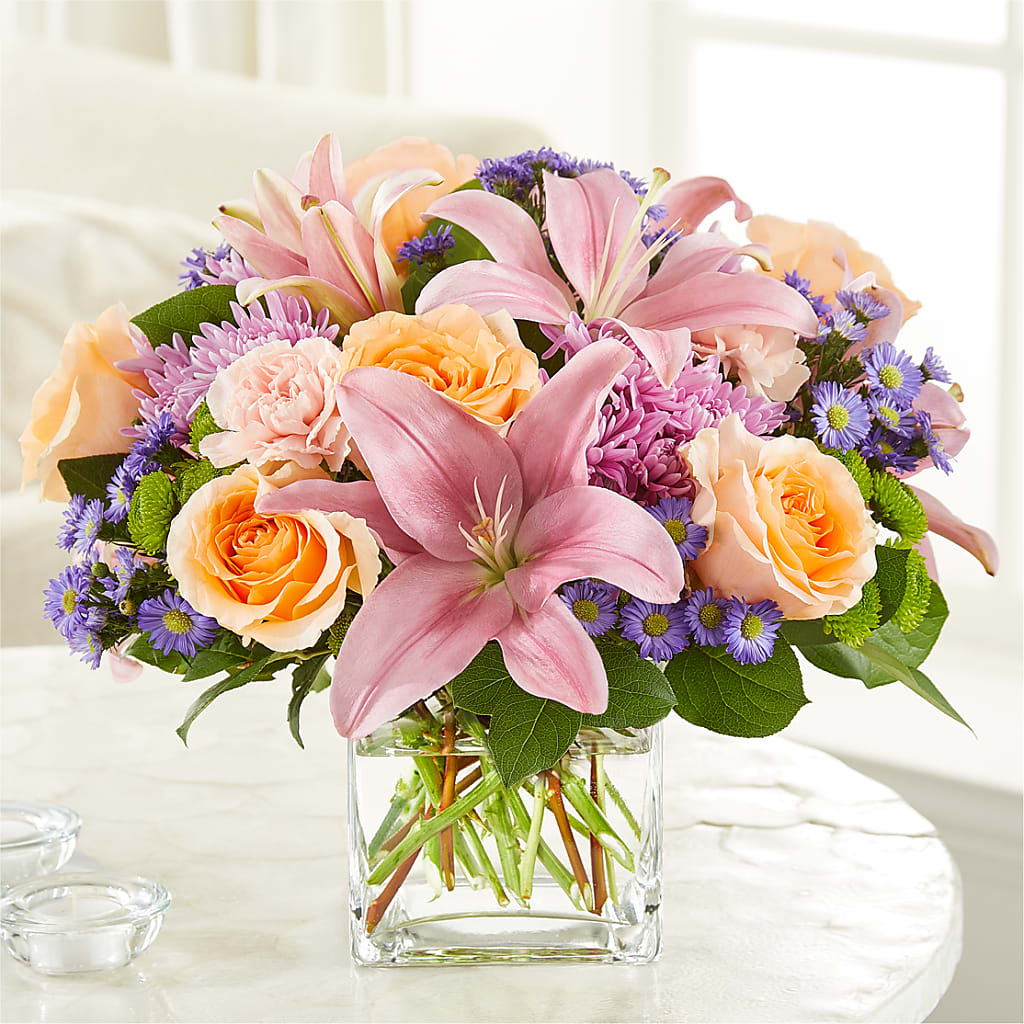 Delicate Details Bouquet – Charlynda Fleuriste, Sherbrooke PQ