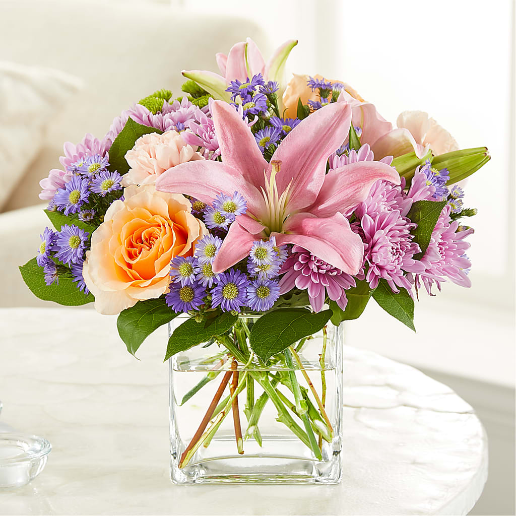 Delicate Details Bouquet – Charlynda Fleuriste, Sherbrooke PQ