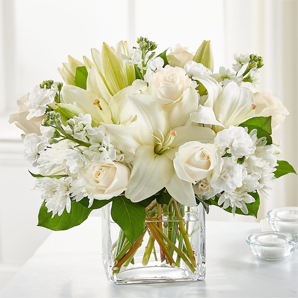 Gentle Breeze Bouquet – Charlynda Fleuriste, Sherbrooke PQ