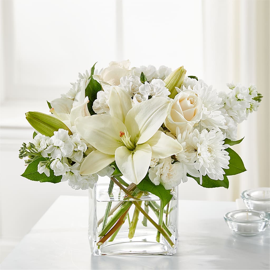 Gentle Breeze Bouquet – Charlynda Fleuriste, Sherbrooke PQ