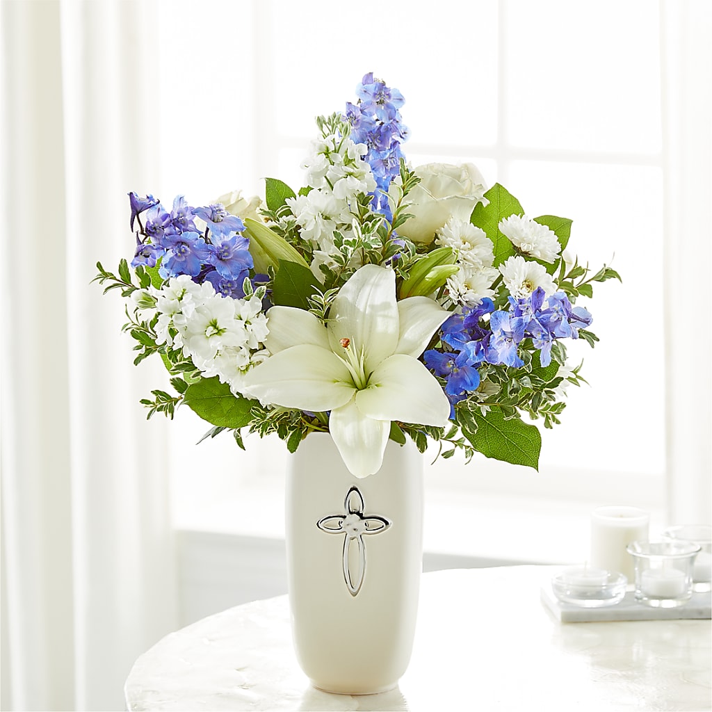 Heavenly Blossoms Bouquet – Charlynda Fleuriste, Sherbrooke PQ