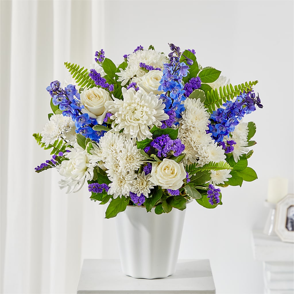 Hold Dear Tabletop Basket – Charlynda Fleuriste, Sherbrooke PQ