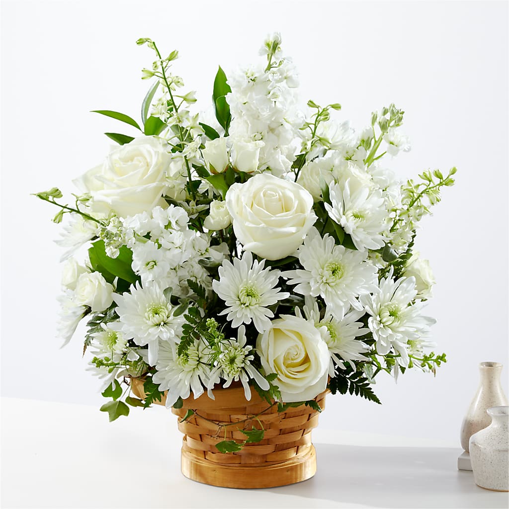Heartfelt Condolences Arrangement – Charlynda Fleuriste, Sherbrooke PQ
