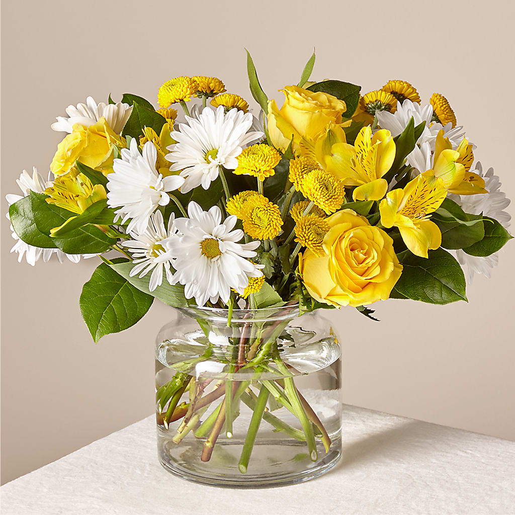 Sunny Sentiments Bouquet – Charlynda Fleuriste, Sherbrooke PQ