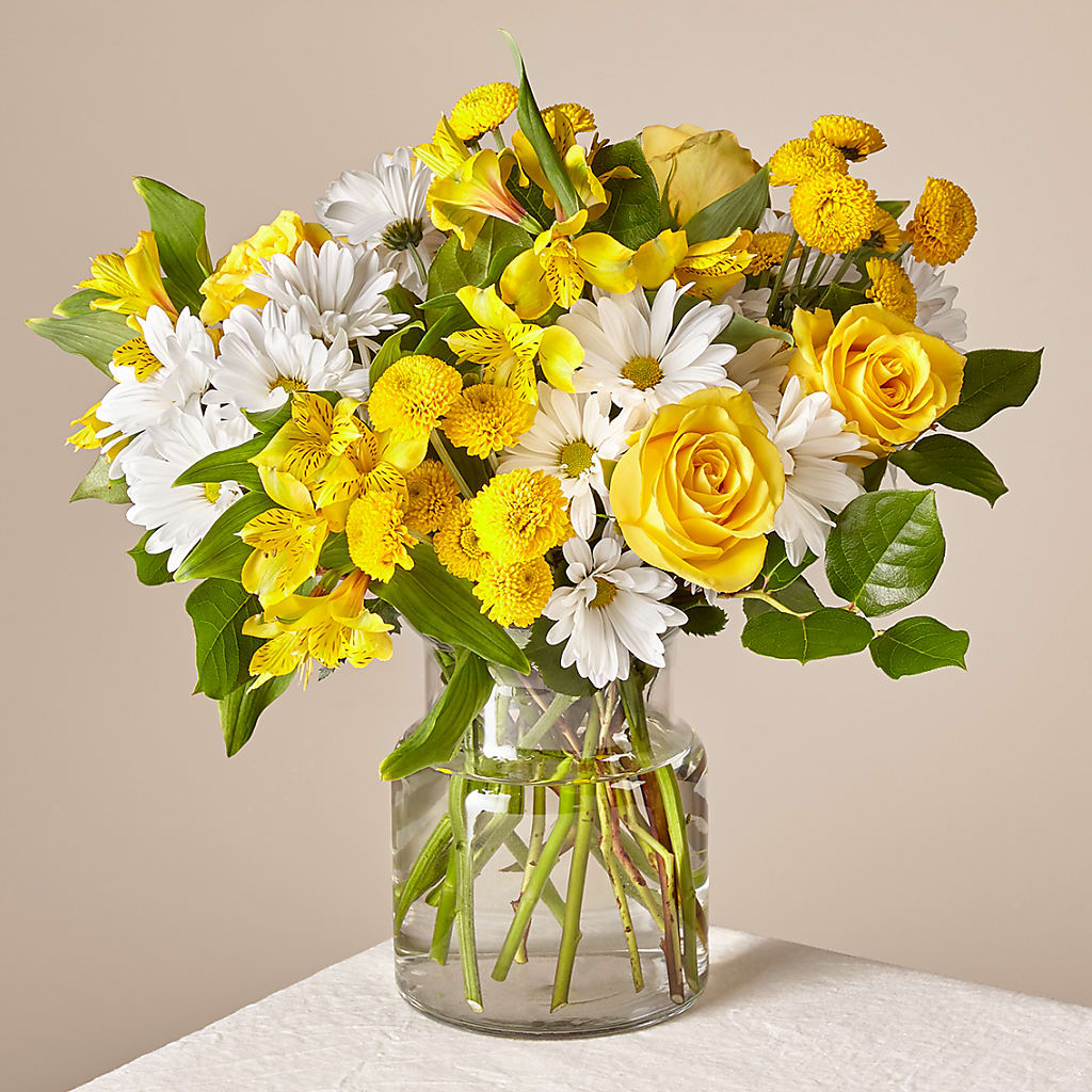 Sunny Sentiments Bouquet – Charlynda Fleuriste, Sherbrooke PQ