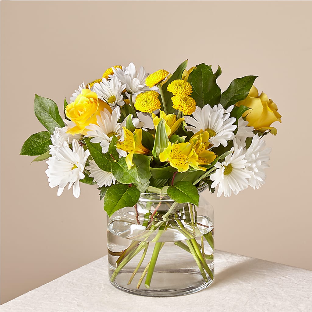 Sunny Sentiments Bouquet – Charlynda Fleuriste, Sherbrooke PQ