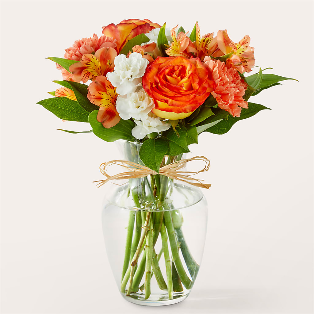 Apricot Glow Bouquet – Charlynda Fleuriste, Sherbrooke PQ