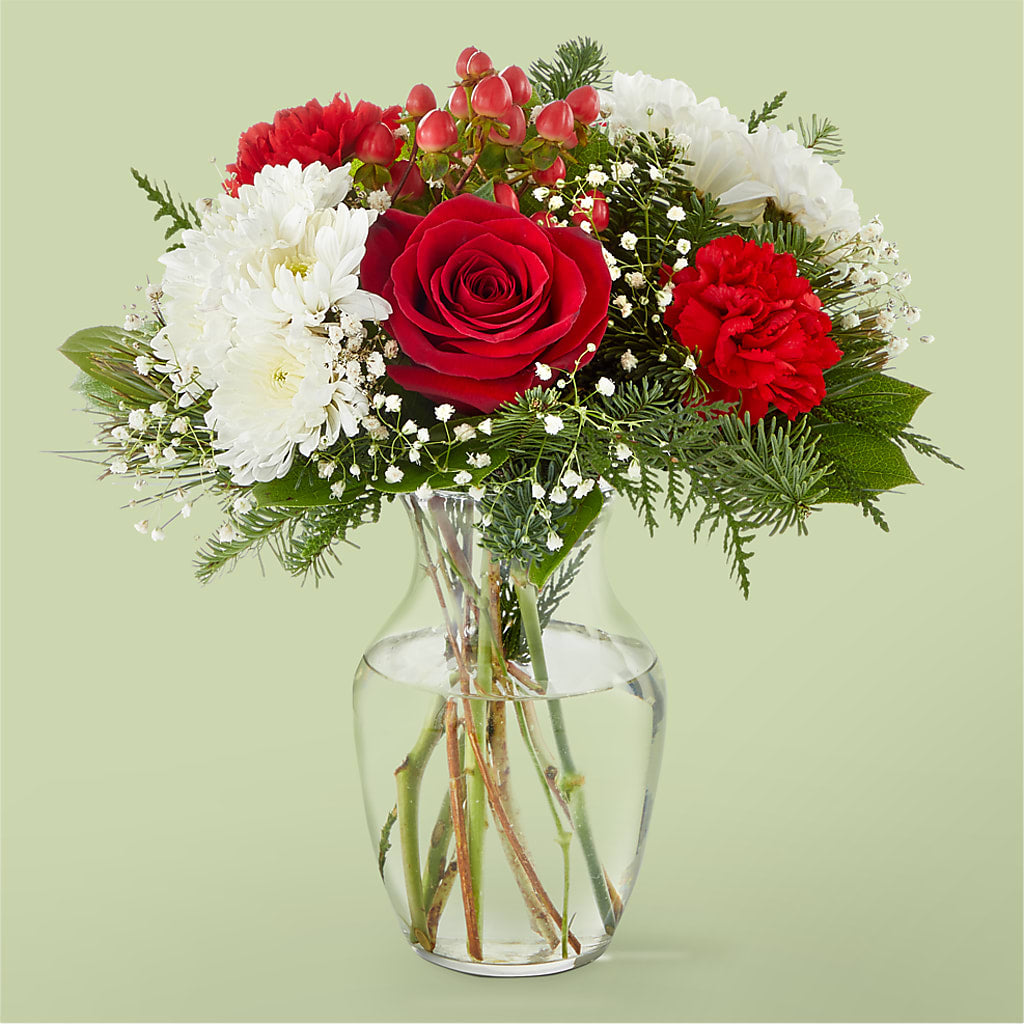 Chance of Flurries Bouquet – Charlynda Fleuriste, Sherbrooke PQ