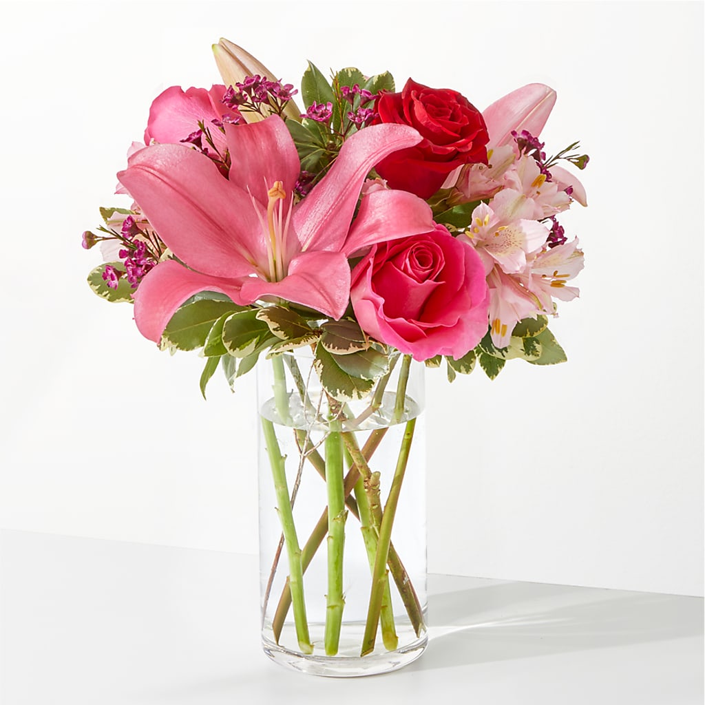 Lucky in Love Bouquet – Charlynda Fleuriste, Sherbrooke PQ